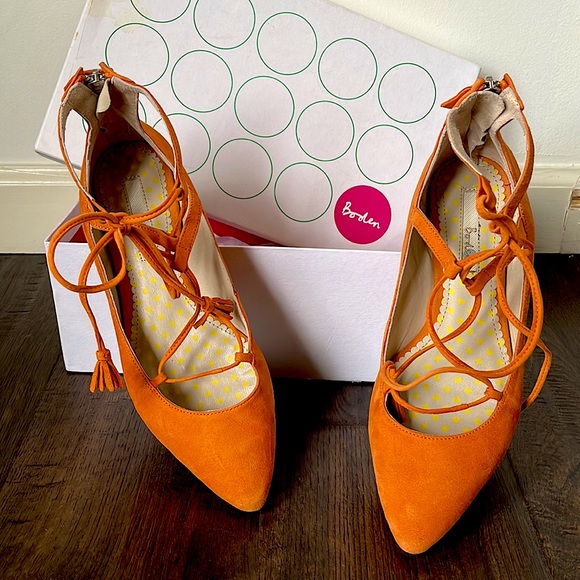 Boden Shoes - Boden Orange suede lace up point flats